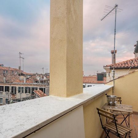 Bright Apartment On Venetian Roofs R&R Kültér fotó