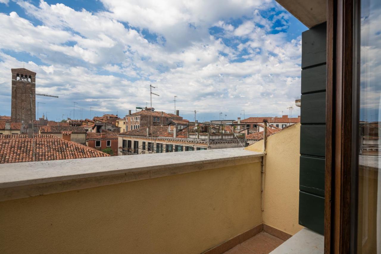 Bright Apartment On Venetian Roofs R&R Kültér fotó