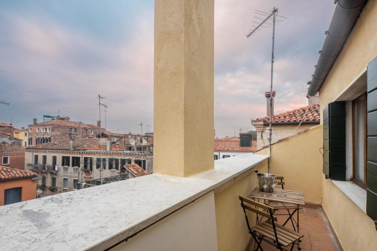 Bright Apartment On Venetian Roofs R&R Kültér fotó